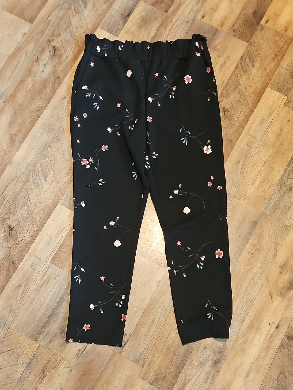 👖Jules & Leopold Black Floral Pull-On Pants with Pink Accents